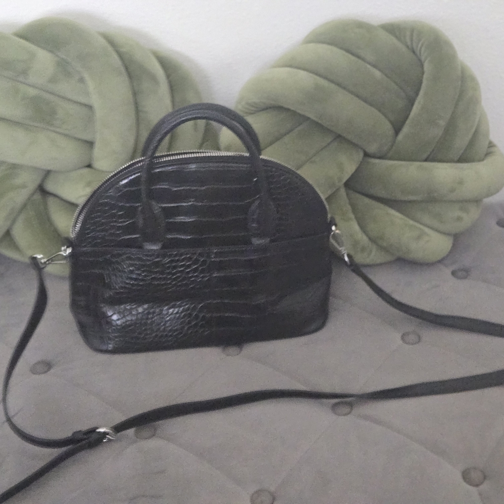 Elegant Black Crocodile-Embossed Handbag